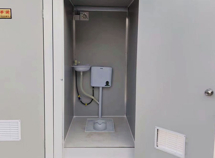Toilette móvil portátil de pequeño tamaño para exteriores, con función de lavado y defecación, fácil de instalar